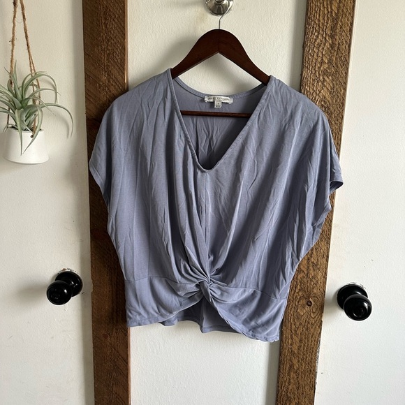 Green Envelope Los Angelas Flowy V Blouse Lavender Women’s Size Small - Picture 3 of 11